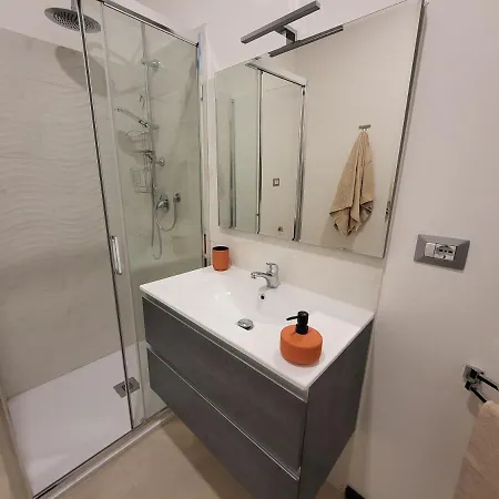 5 Min Stazione - 4 Piano Senza Ascensore