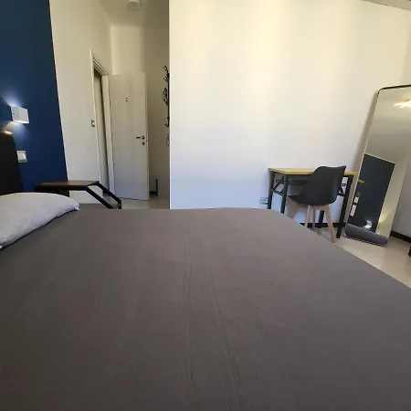 招待所 5 Min Stazione - 4 Piano Senza Ascensore 3*