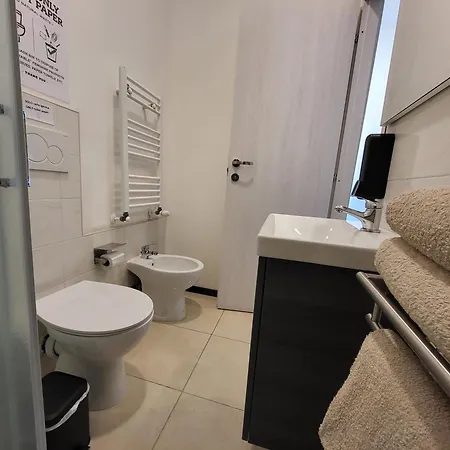 5 Min Stazione - 4 Piano Senza Ascensore Гостевой дом