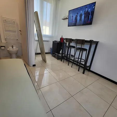 5 Min Stazione - 4 Piano Senza Ascensore 3*