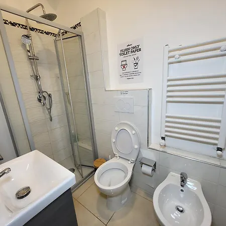 5 Min Stazione - 4 Piano Senza Ascensore 3* Bologna